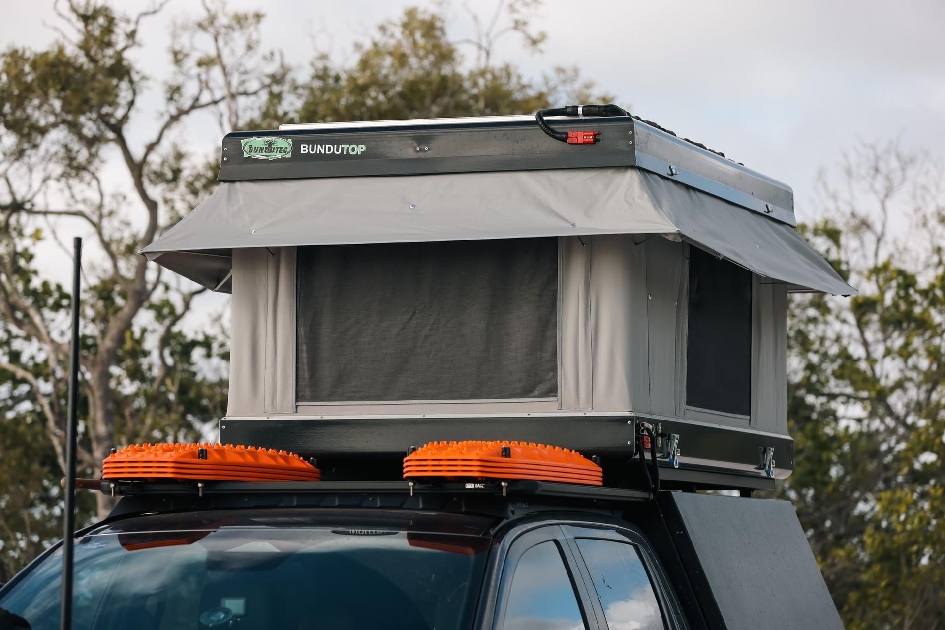 BUNDUTEC ELECTRIC ROOFTOP TENTS